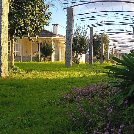A Casa De Abelleira Ponteareas Bed & Breakfast Ngoại thất bức ảnh